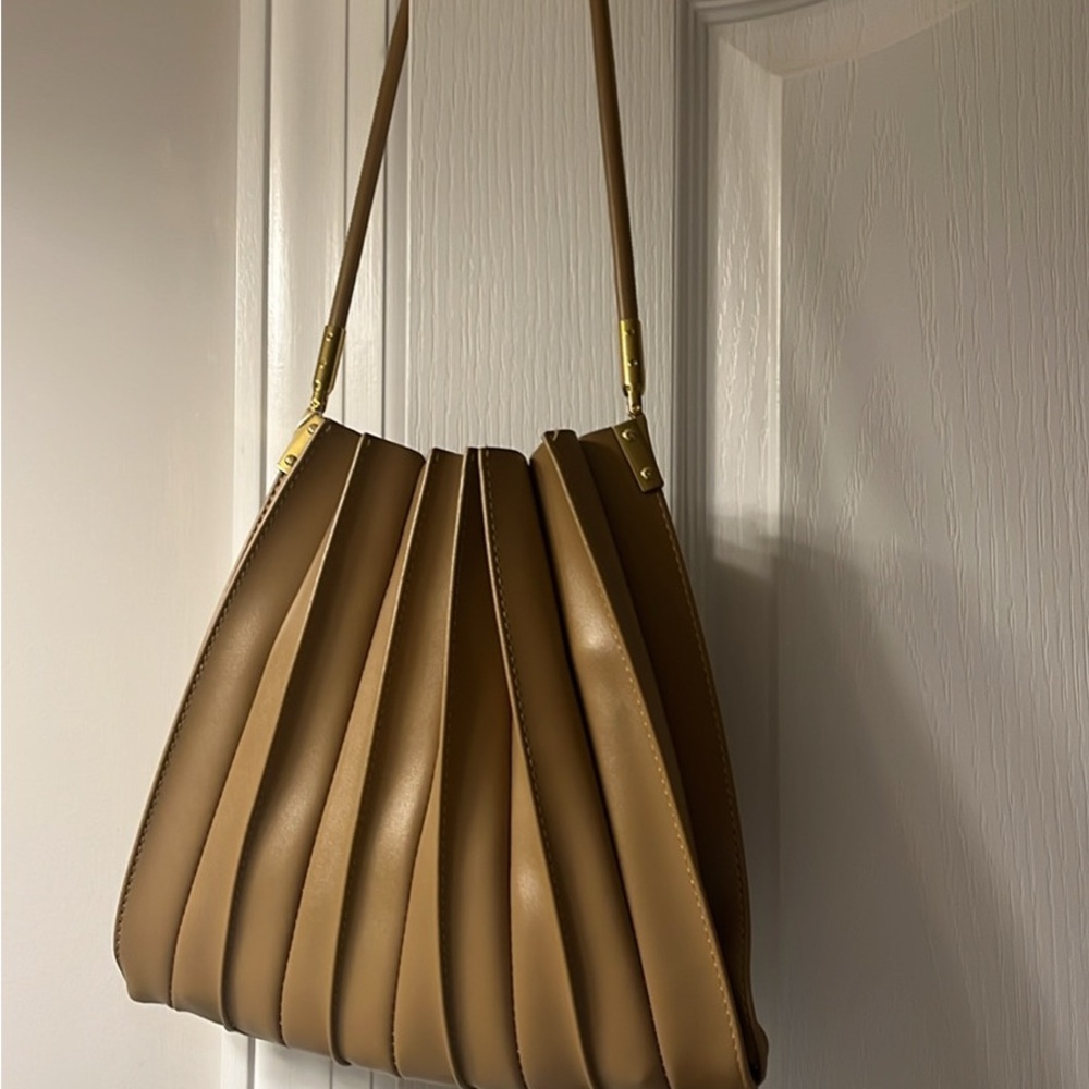 Elegant Tan Pleated Women's Bag. Melie Bianco new with tags